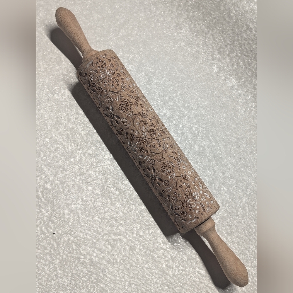 Floral Engraved Wooden Rolling Pin Festive Christmas Reindeer Jolly Cookies